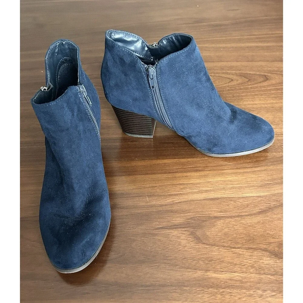Style & Co Masrinaa Blue Suede Ankle Bootie Almond Toe Side Zip Women’s 7.5